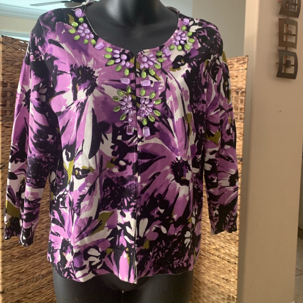 ON SALE‼️ Jeweled floral cardigan